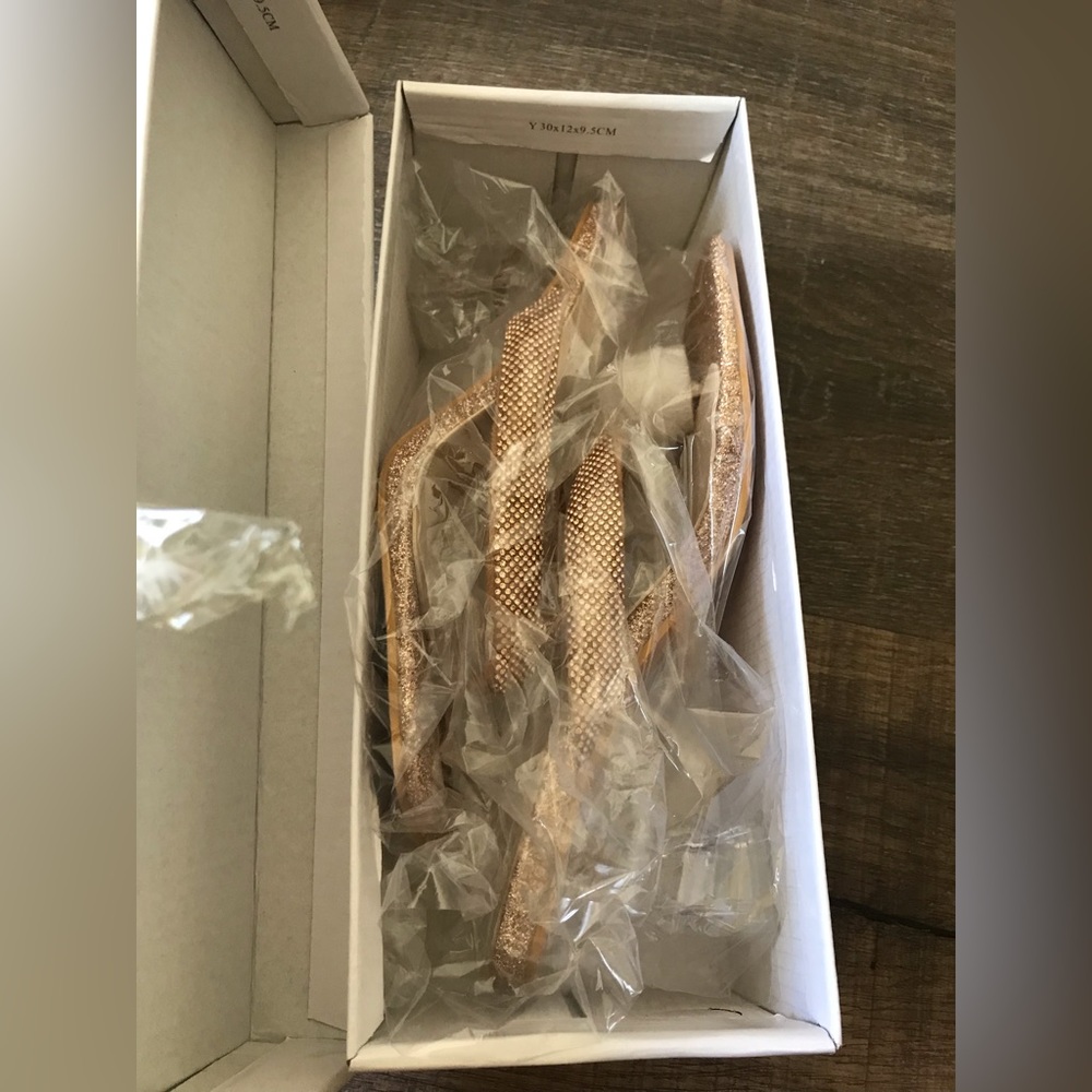 Heels - Picture 7 of 7